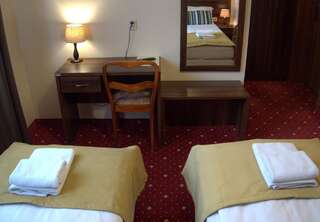 Отель Hotel Kochanów Kochanów Двухместный номер с 1 кроватью или 2 отдельными кроватями-2